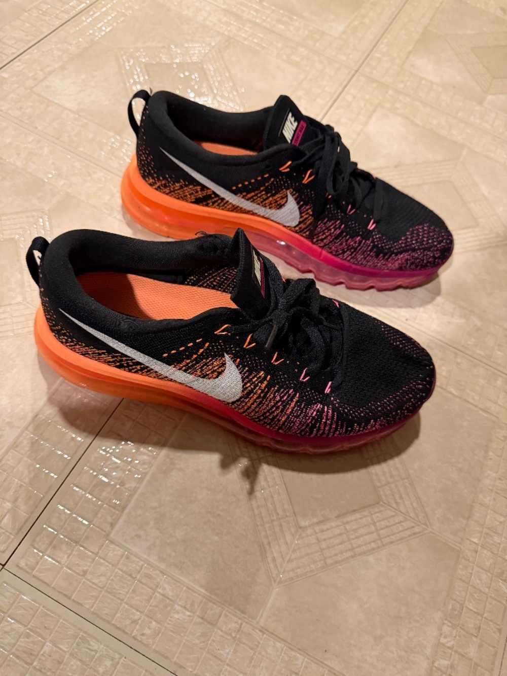 Nike Flyknit Max, SZ 10, worn twice